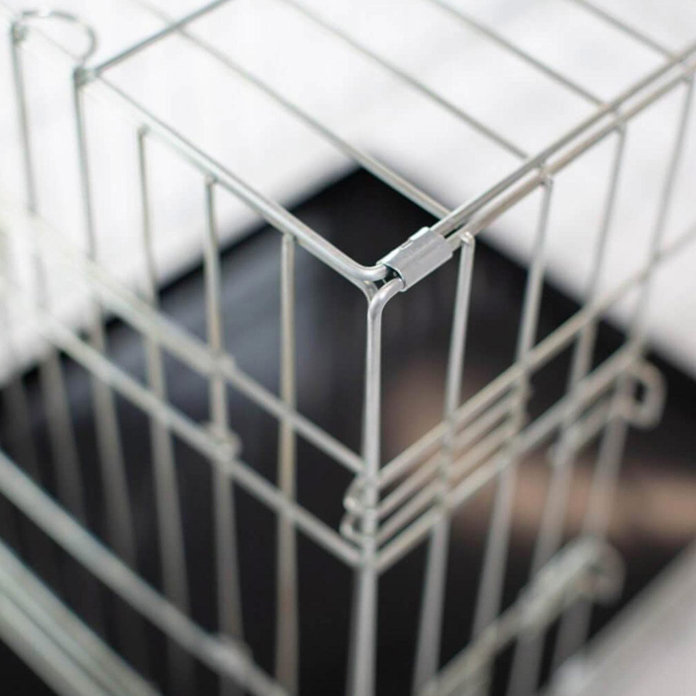 Imperfect Deluxe Dog Crate in Silver by Lords & Labradors